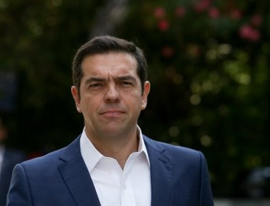 O Αλ. Τσίπρας ο Οδυσσέας και οι... Σειρήνες - Τι είπε όταν παρέλαβε το βραβείο... σθένους
